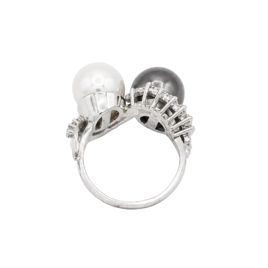 Bague Toi & Moi en or blanc, perles et diamants