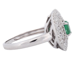 Bague Entourage en or blanc, émeraude et diamants