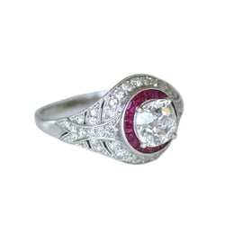 Bague Dôme en platine, rubis et diamants