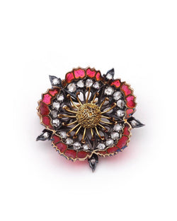 broche Épingle en or jaune, argent, émail et diamants.