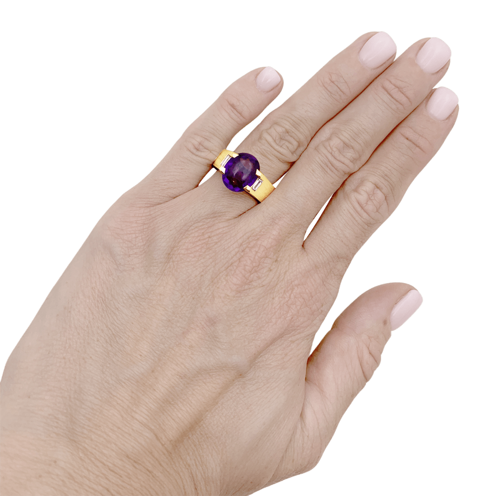 Bague Cartier, or jaune, améthyste et diamants.