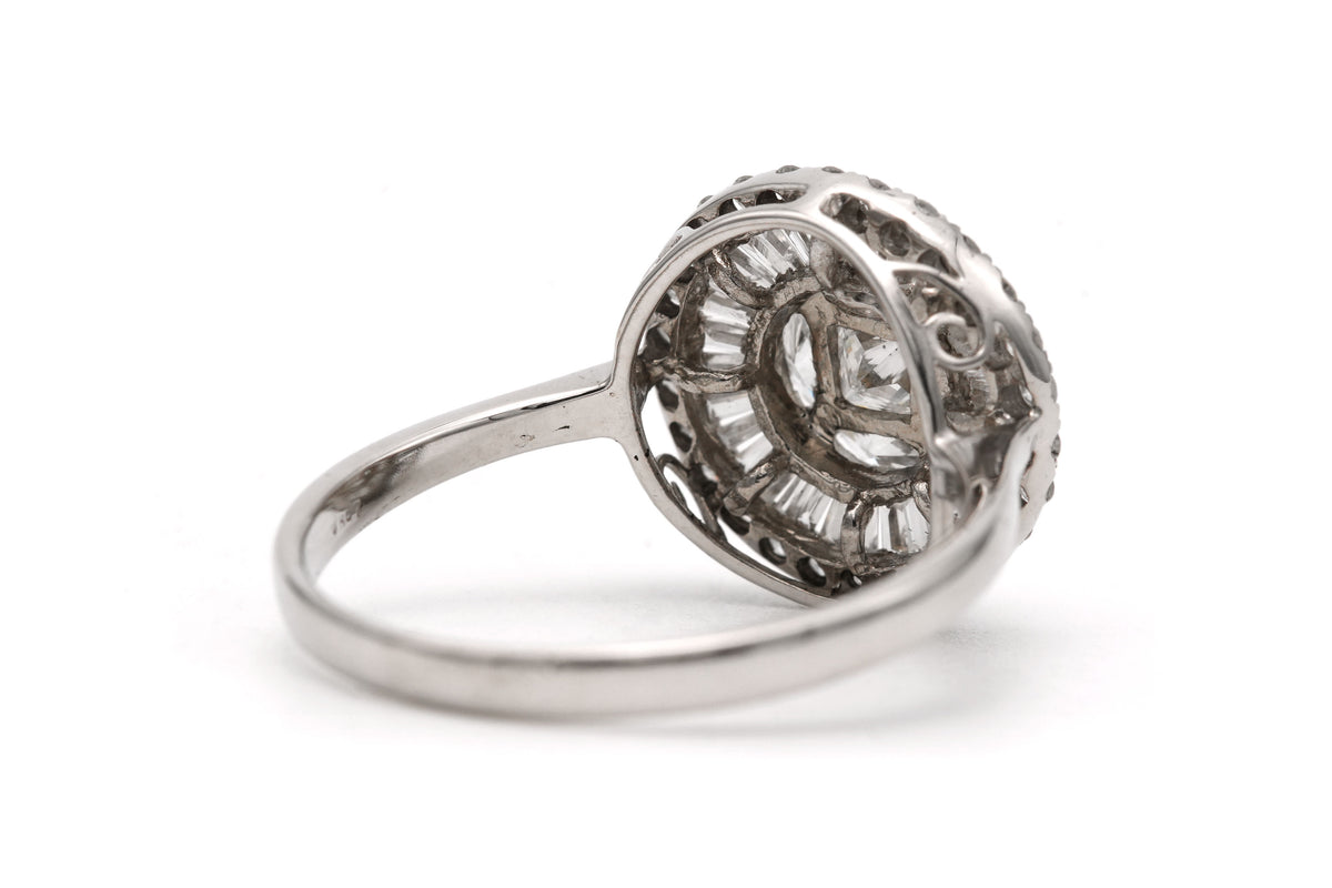 Bague Entourage en or blanc et diamants