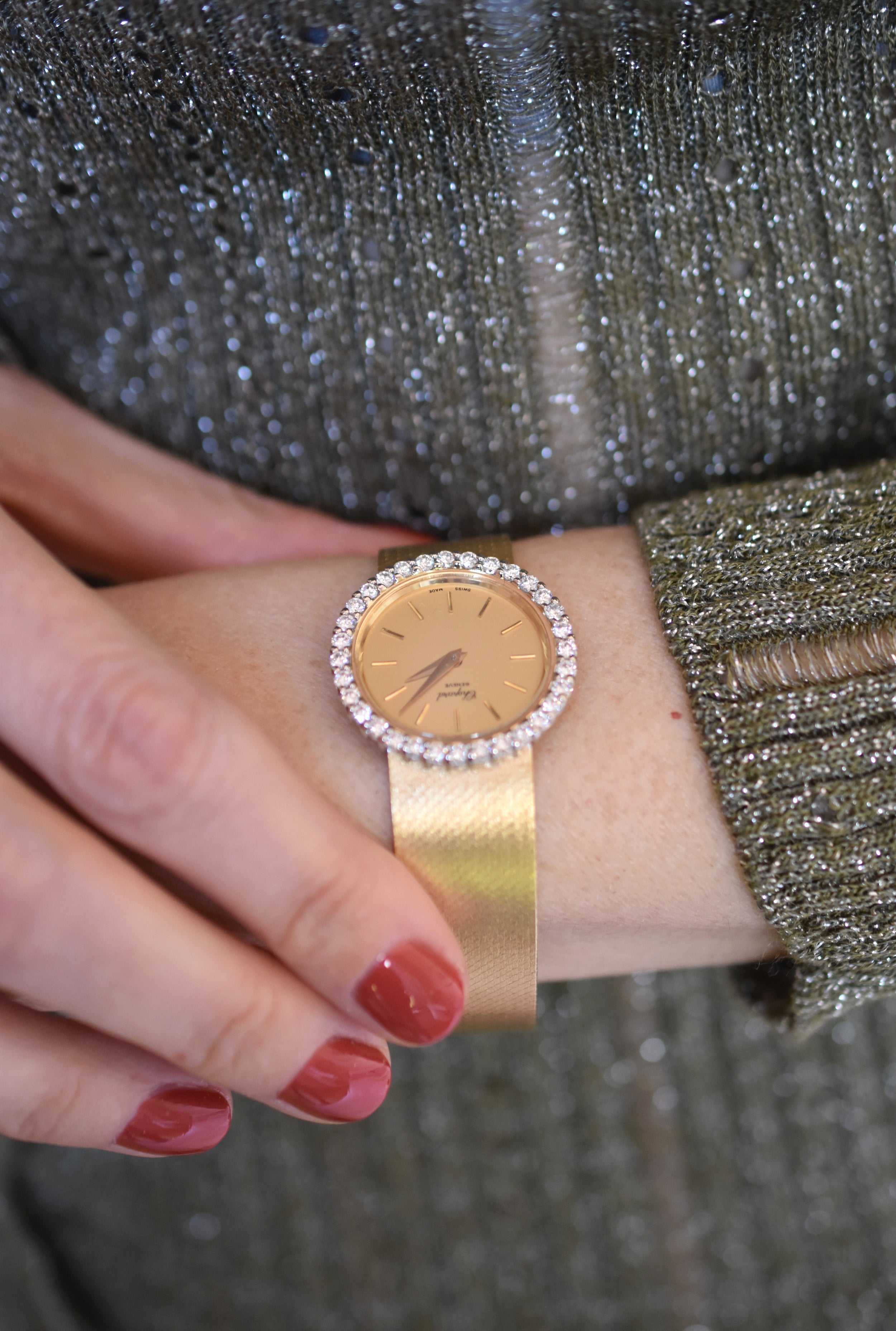 Montre CHOPARD, Réf. 810, or jaune 18 carats et diamants, bracelet intégré or massif, vers 1980.