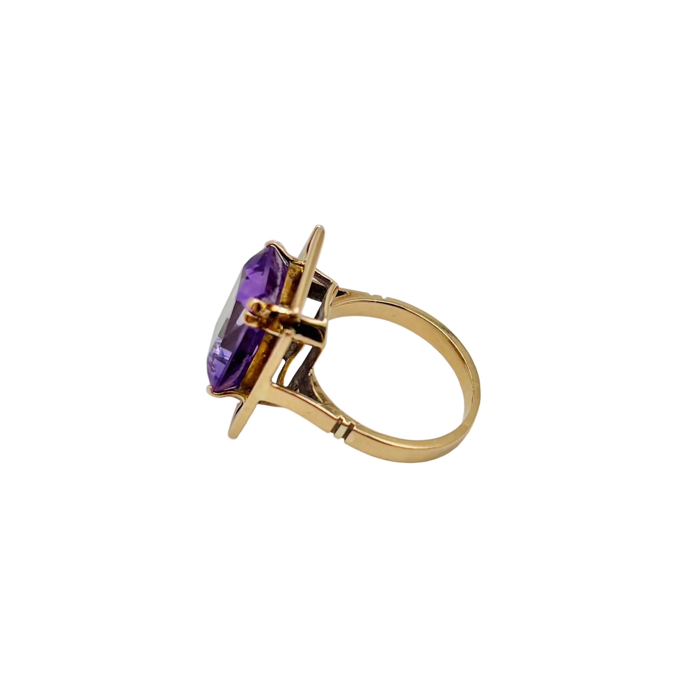 Bague Solitaire en or rose et améthyste