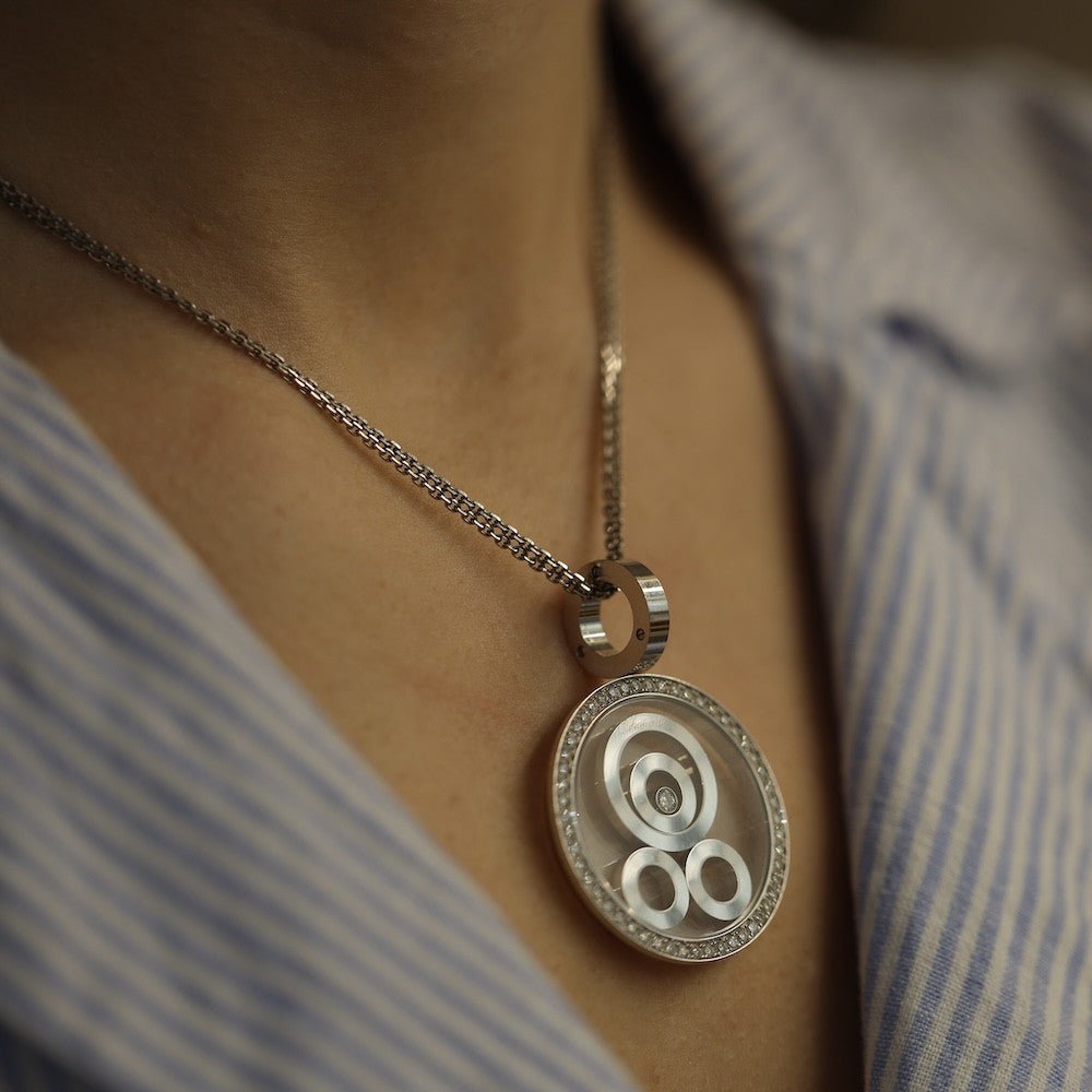 Chaine Pendentif Chopard Happy Spirit Or gris 18k avec Diamants brillants . ref : 79/6103/0 - 20. - Castafiore