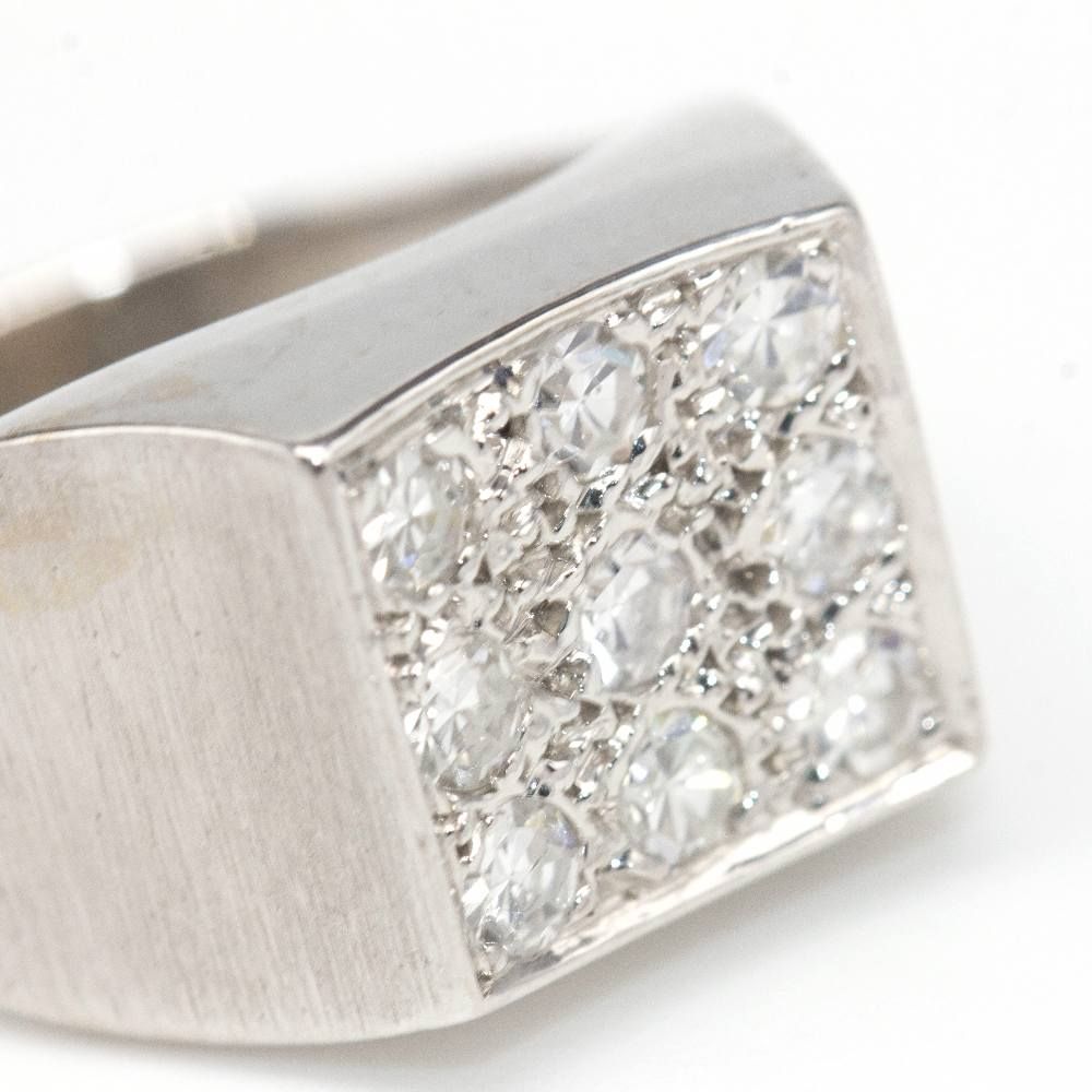 Chevalière en or blanc et diamants - Castafiore