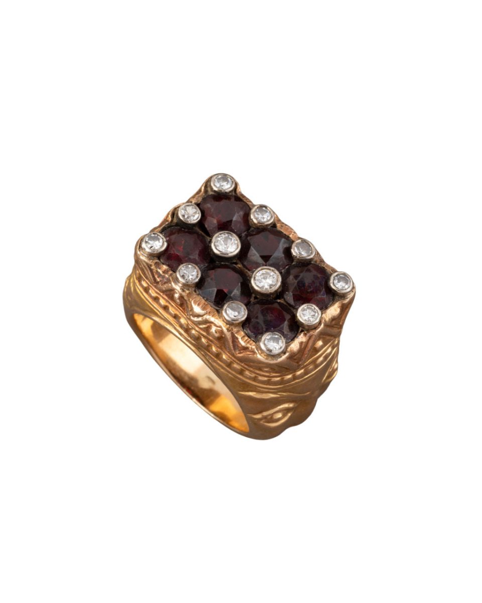 Chevalière en or, grenats et diamants - Castafiore