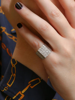 Chevalière vintage en or pavée de diamants - Castafiore