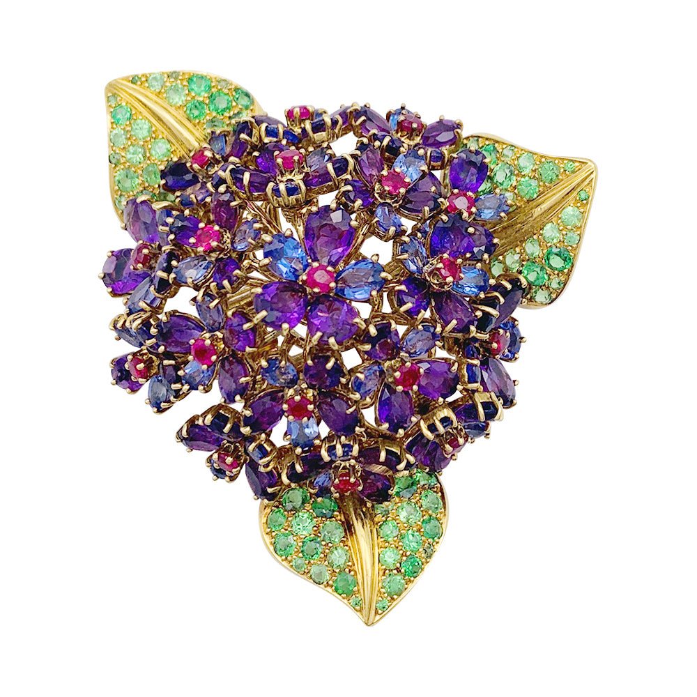 Clip René Boivin,"Bouquet de Violettes", or jaune, gemmes de couleur. - Castafiore