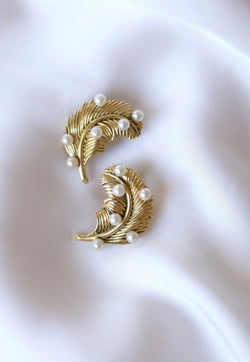 Clips d'oreille plume or jaune et perles - Castafiore