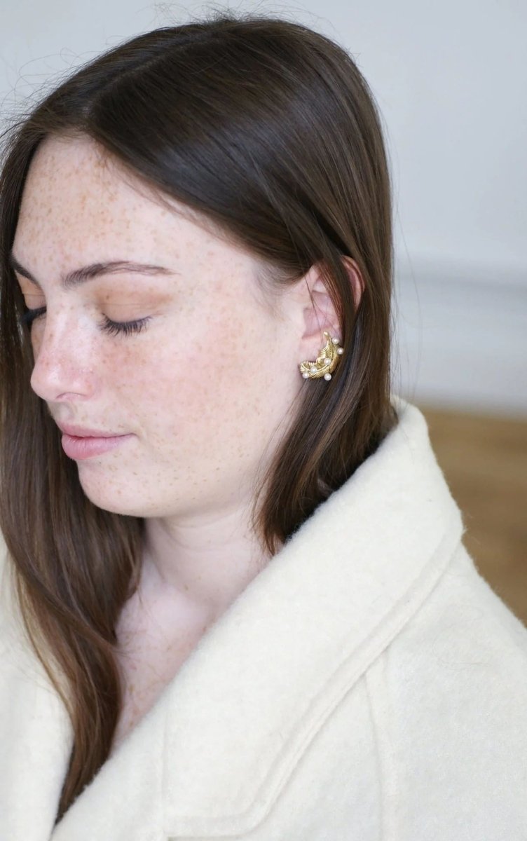 Clips d'oreille plume or jaune et perles - Castafiore
