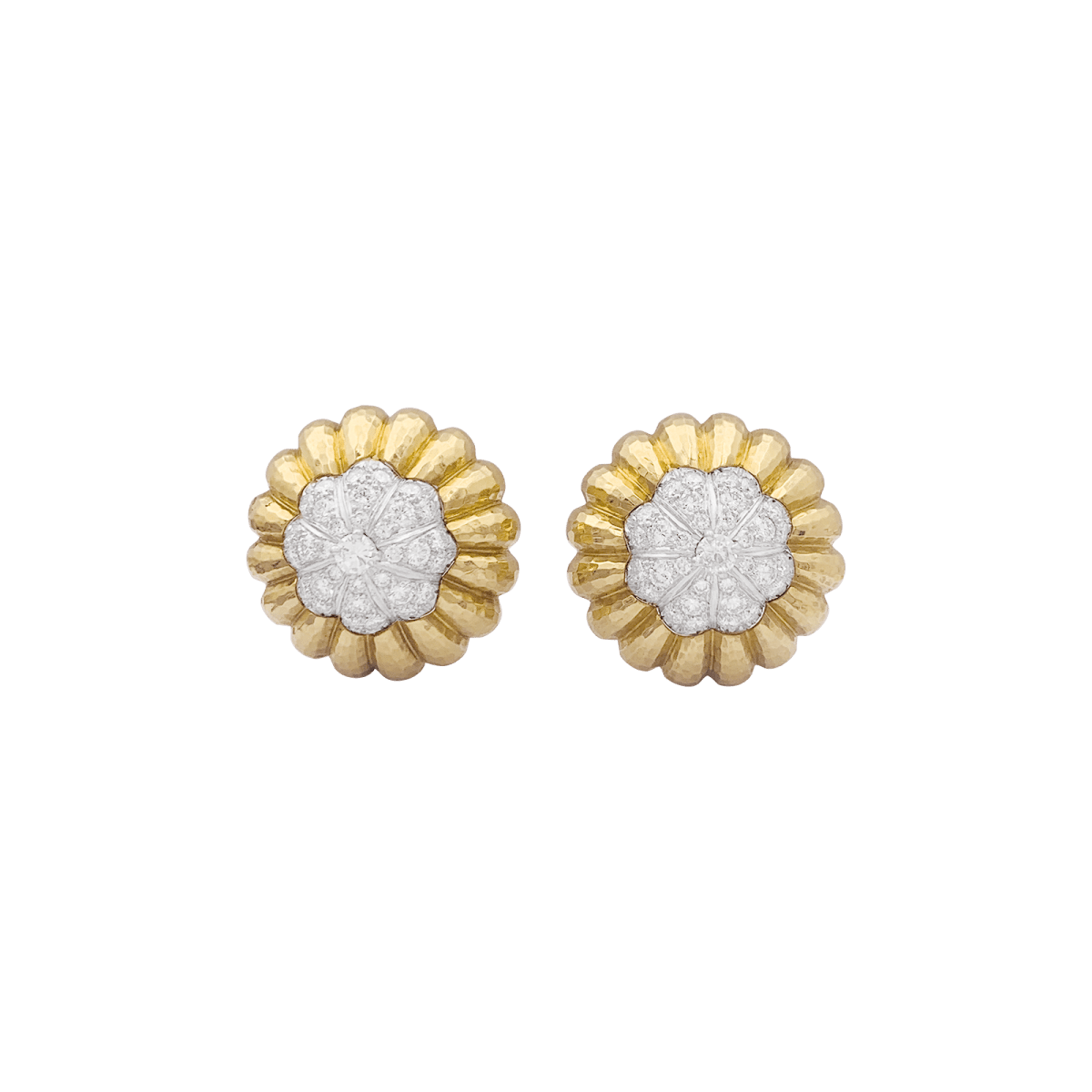 Clips d'oreilles David Webb, "Boutons", platine, or jaune, diamants. - Castafiore