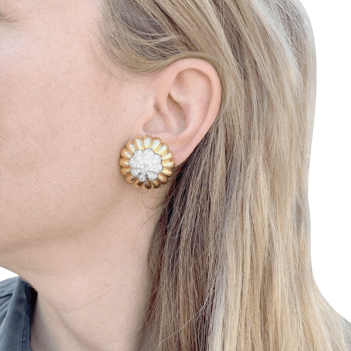 Clips d'oreilles David Webb, "Boutons", platine, or jaune, diamants. - Castafiore