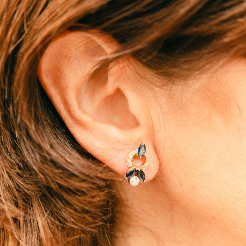 Boucles d'oreilles Clips en or jaune, saphirs et diamants