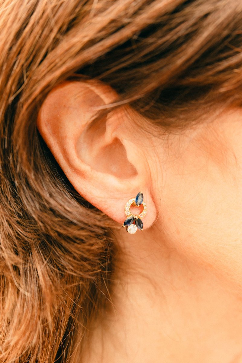 Clips d'oreilles en or jaune, saphirs et diamants - Castafiore