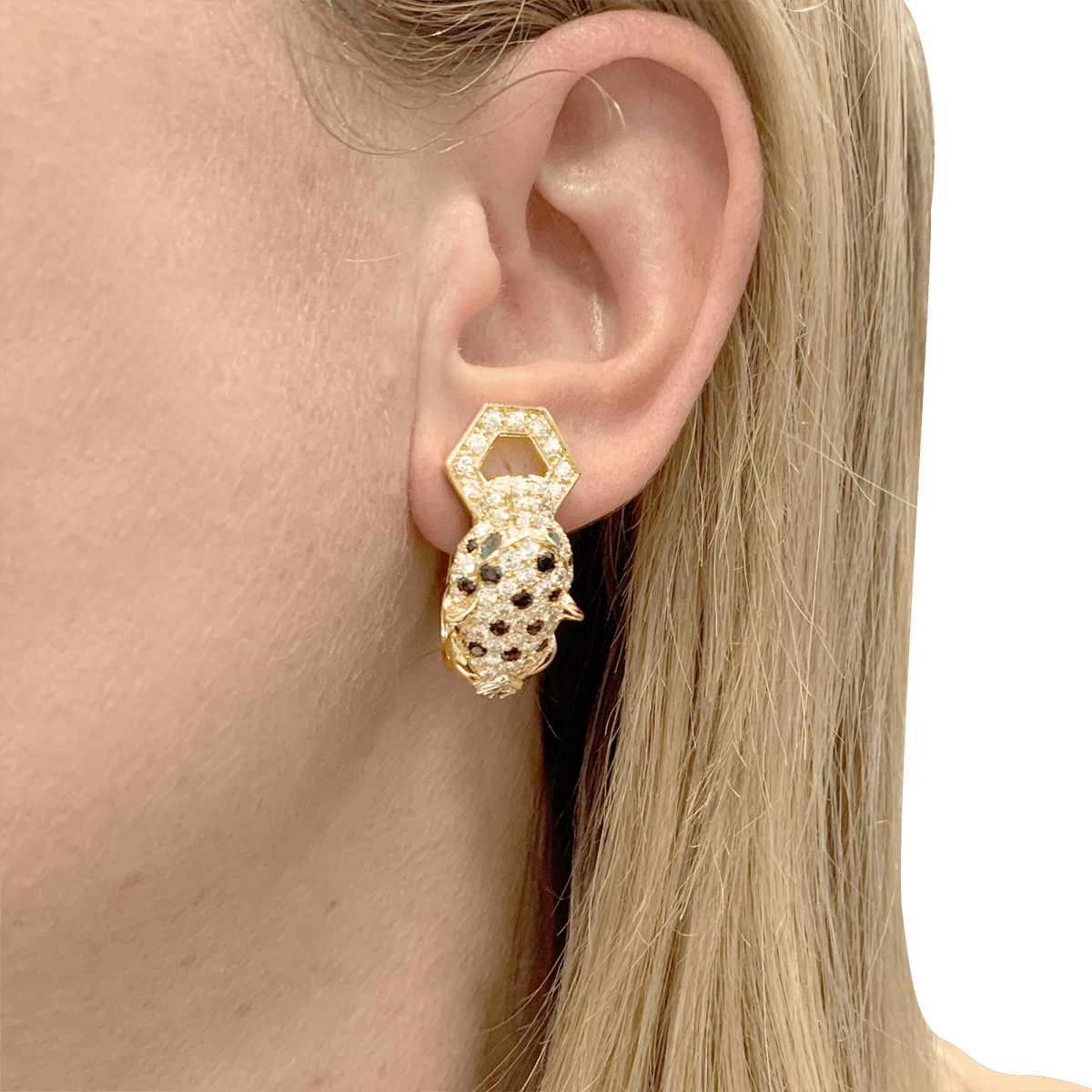 Clips d'oreilles O.J. PERRIN, or jaune, saphirs et émeraudes et diamants - Castafiore