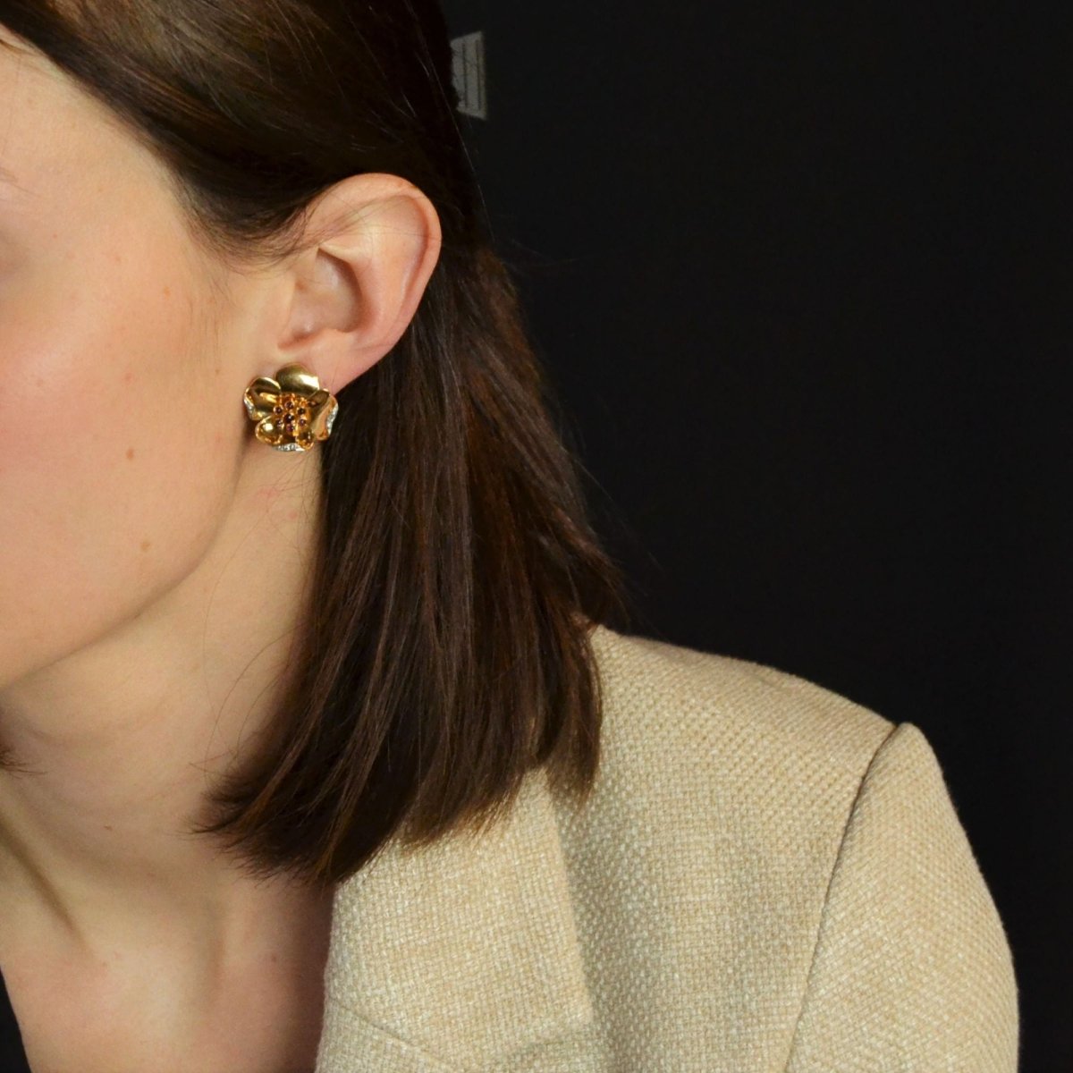 Clips d'oreilles rétro fleurs rubis diamants - Castafiore