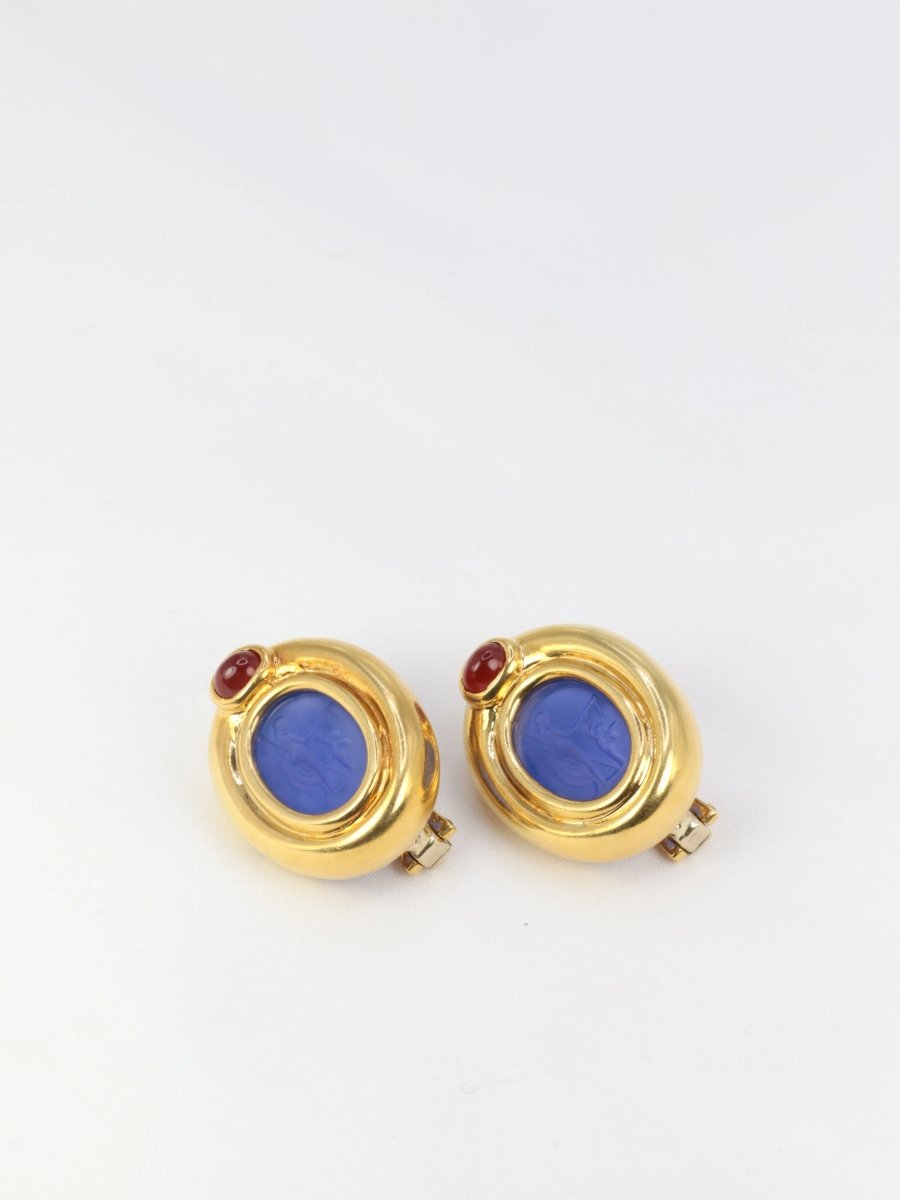 Clips d’oreilles vintage en or, intaille en verre bleu et cornaline - Castafiore