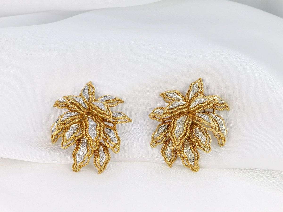 Clips d’oreilles vintage fleur en or et diamants - Castafiore