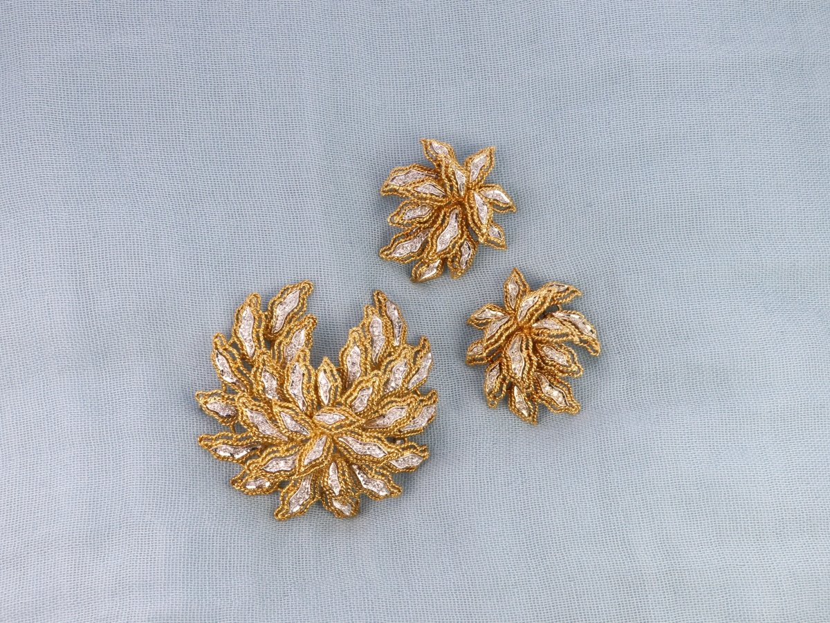 Clips d’oreilles vintage fleur en or et diamants - Castafiore