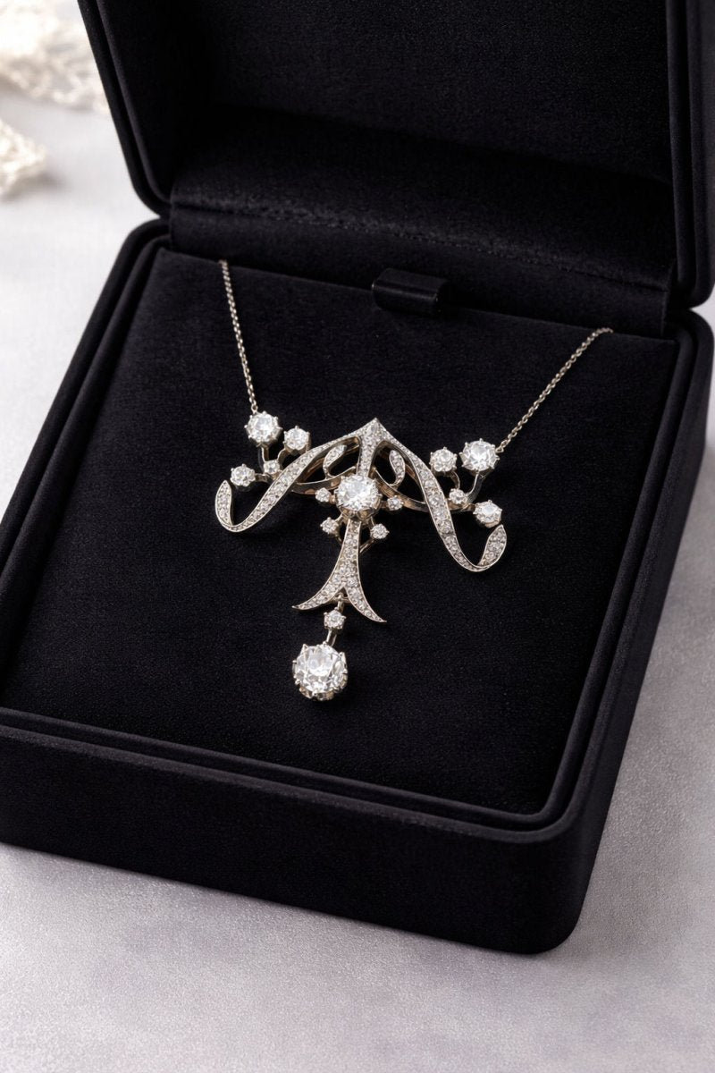 COLGANTE ANTIGUO DE DIAMANTES ESTILO ART NOUVEAU EN ORO - Castafiore