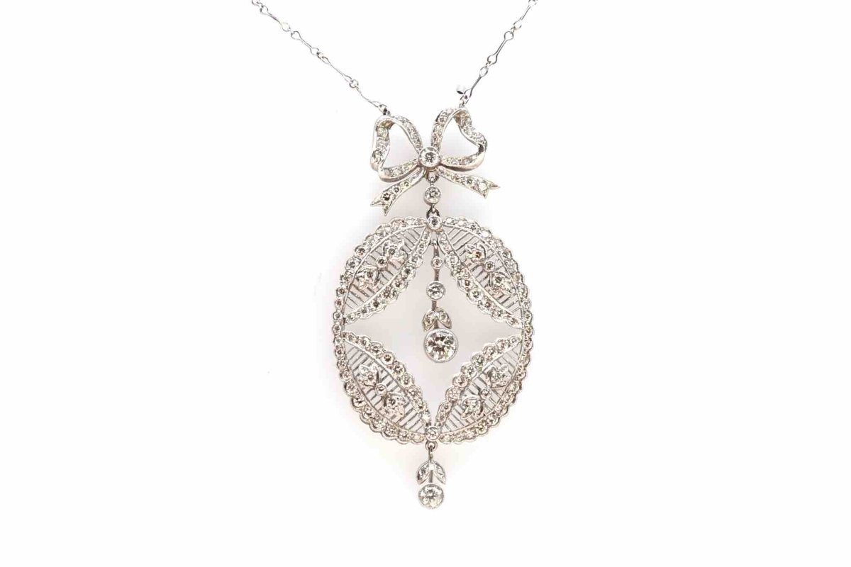 Collier 1900 diamants en platine - Castafiore