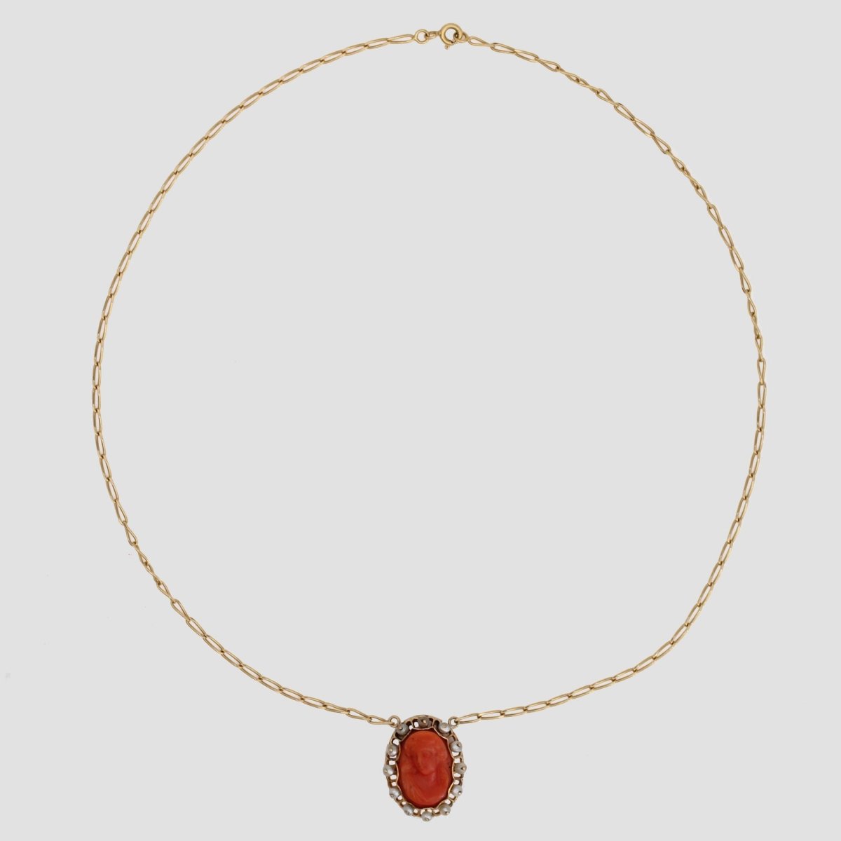 Collier ANCIEN Camée maille cheval en or jaune corail et perles fines - Castafiore