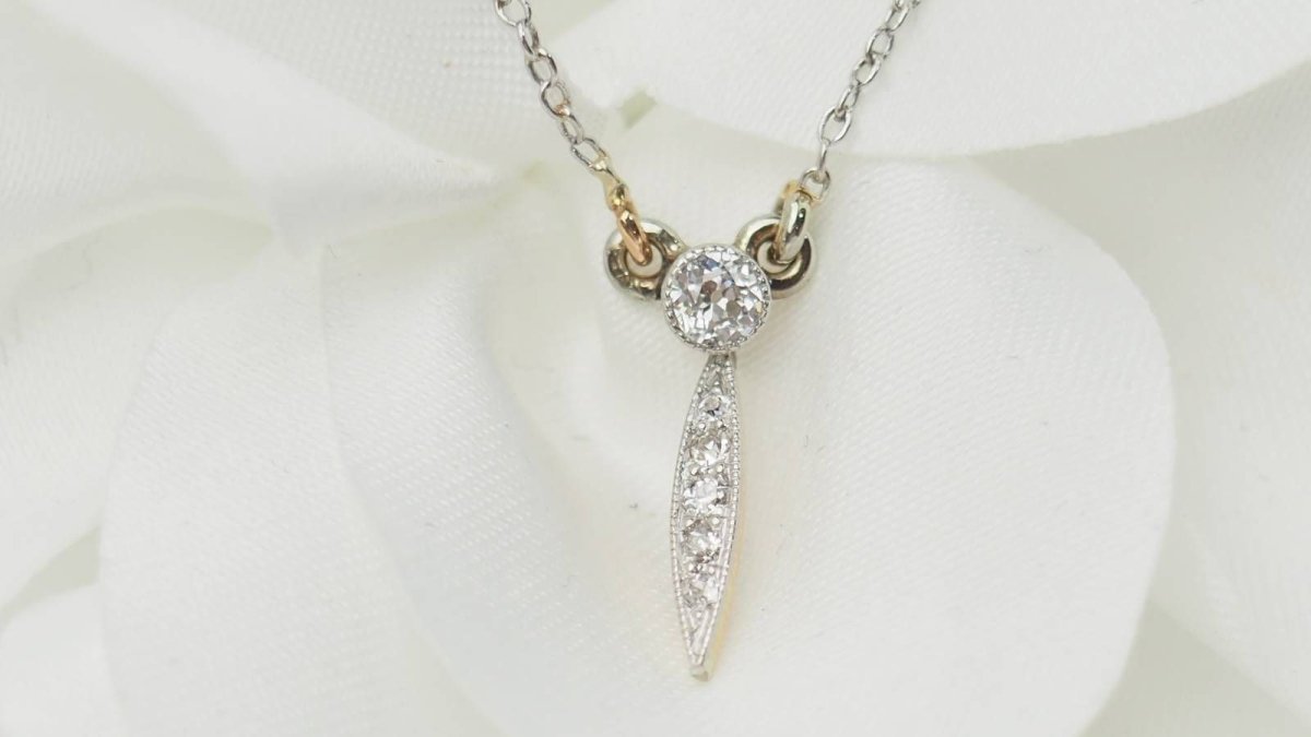 Collier ancien en or platine et diamants - Castafiore