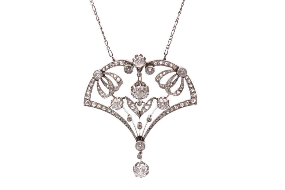 Collier ancien en platine et diamants - Castafiore