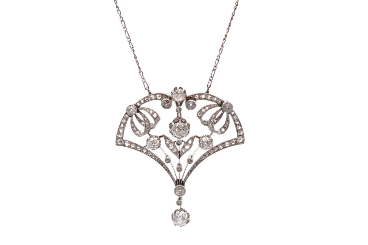 Collier ancien en platine et diamants - Castafiore