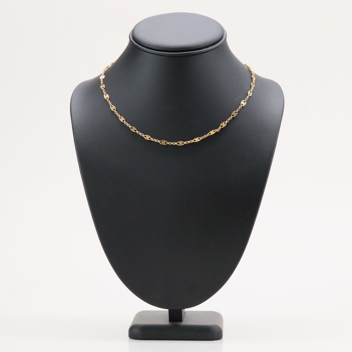 Collier ancien motifs ajourés en or jaune - Castafiore
