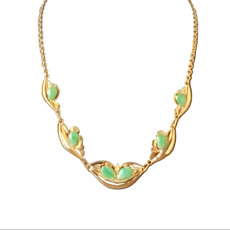 Collier Asie du sud - est en or jaune et jade - Castafiore