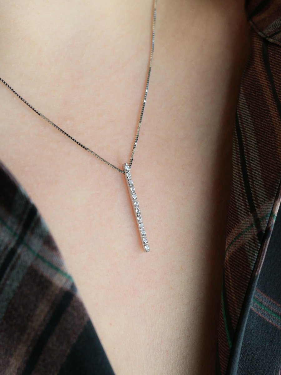 Collier Barette Verticale en or blanc et diamants - Castafiore