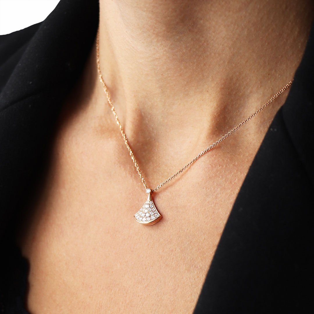 Collier Bulgari Pendentif Bulgari BULGARI Diva's Dream Necklace In