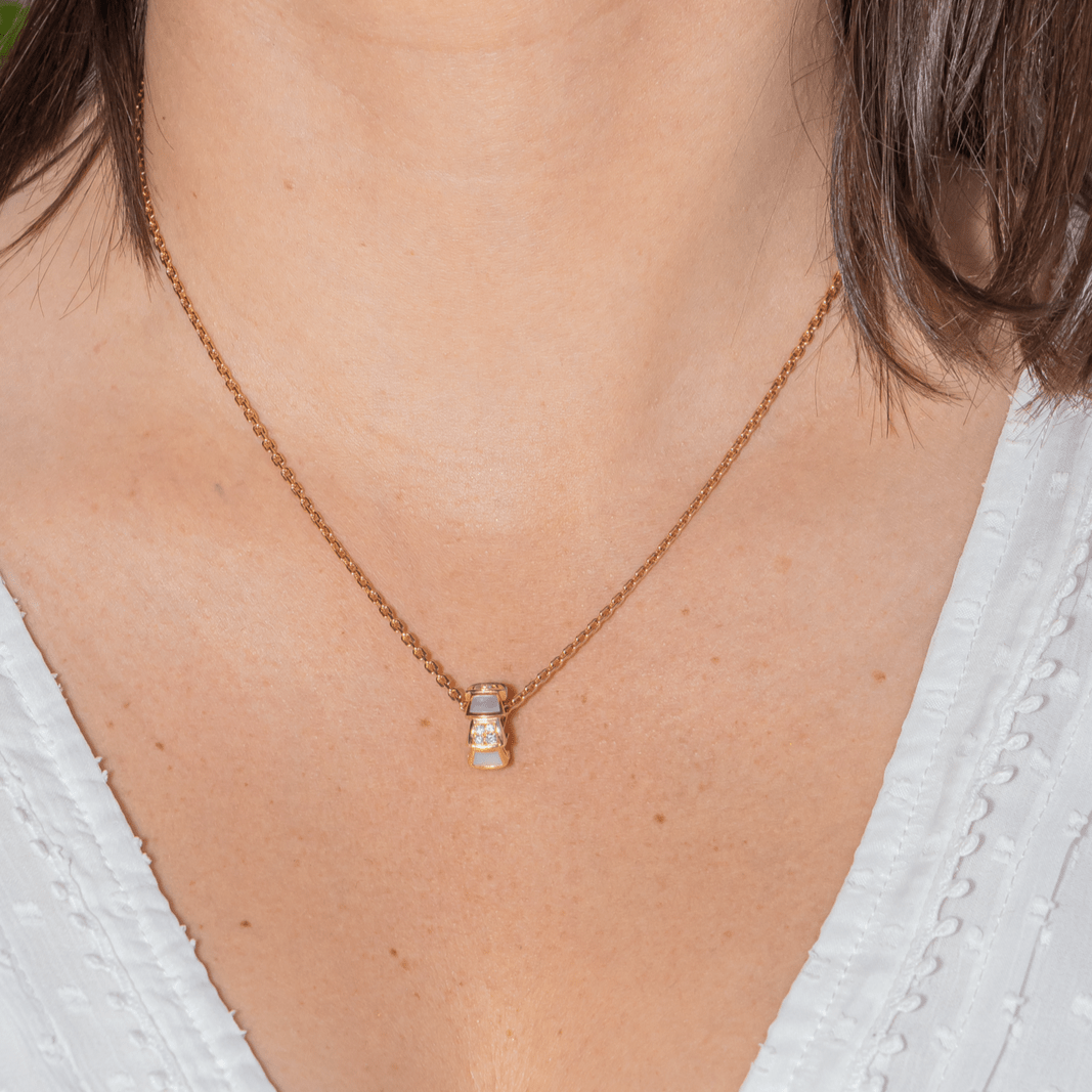 Collier BULGARI "Vipère" en or rose, nacre et diamants - Castafiore