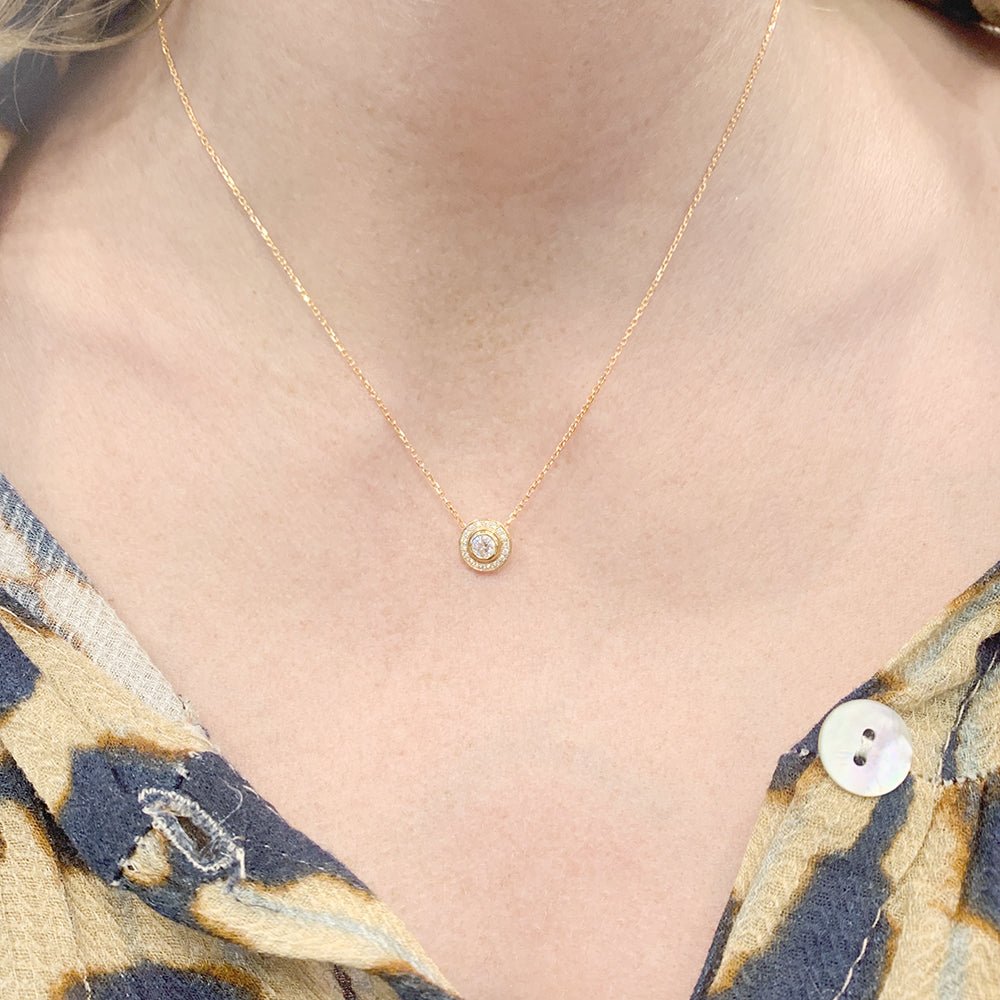 Collier CARTIER "Cartier d'Amour" en or rose et diamants. - Castafiore