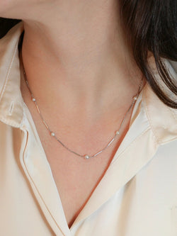 Collier chaîne vintage or blanc perles - Castafiore