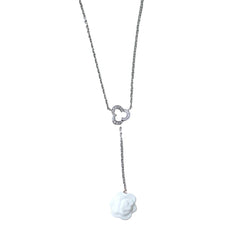 Collier CHANEL "Camélia" en or blanc, agate et diamants - Castafiore