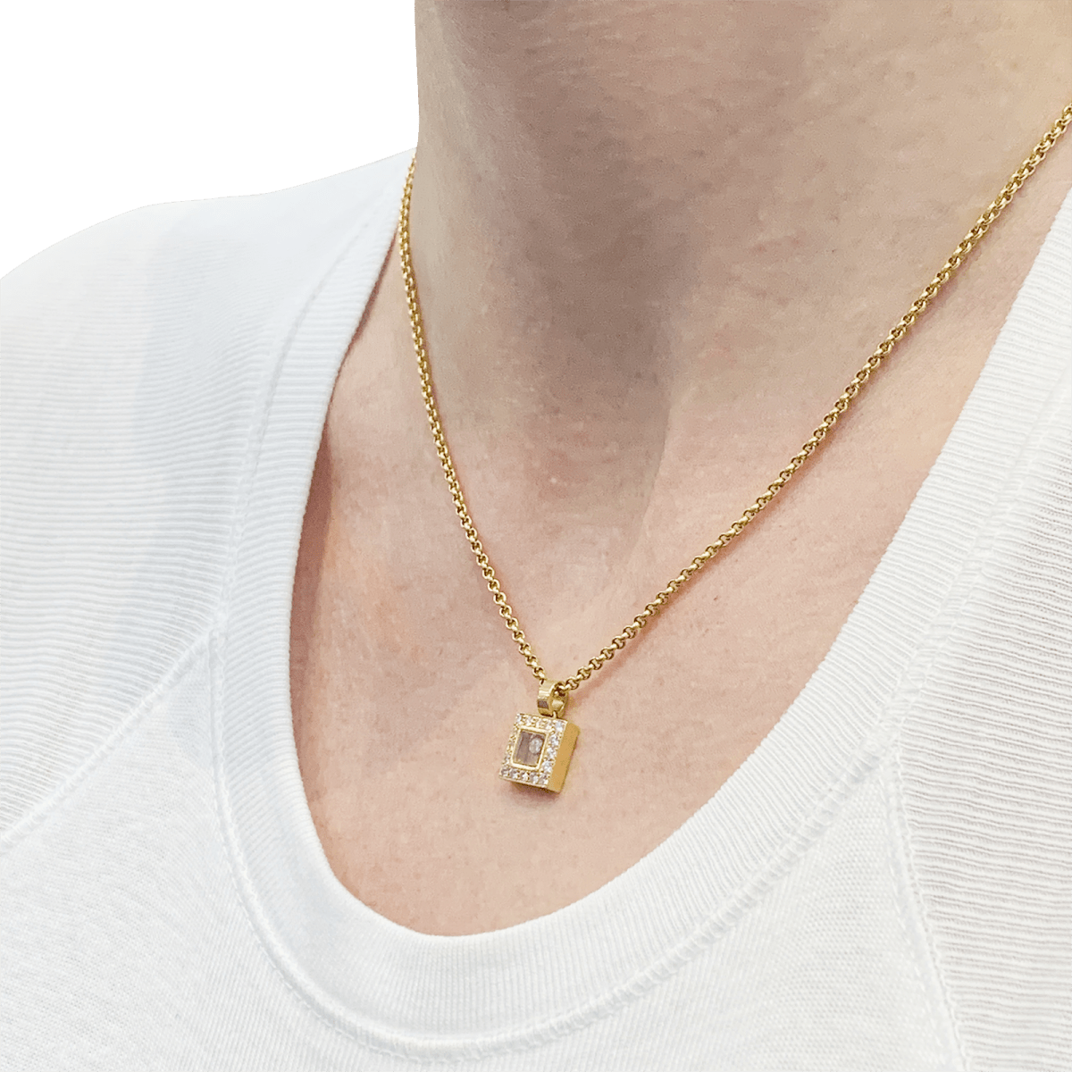Collier Chopard, "Happy Square Diamond" en or jaune et diamants. - Castafiore