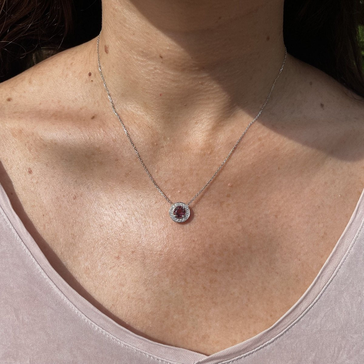 Collier cible tourmaline rose et diamants en or blanc - Castafiore