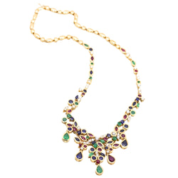 Collier couronne en or jaune, émeraudes, rubis, saphirs et diamants - Castafiore