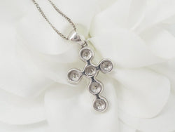 collier croix en or blanc et diamants - Castafiore