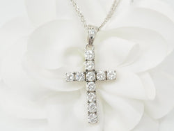 collier croix vintage en or blanc et diamants - Castafiore
