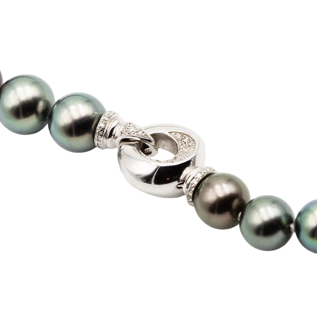 Collier de Perles en perles de Tahiti, or blanc et diamants - Castafiore