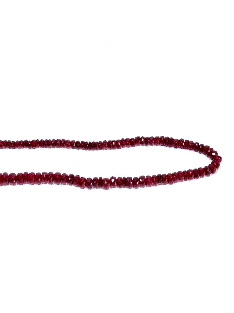Collier de Perles en rubis - Castafiore