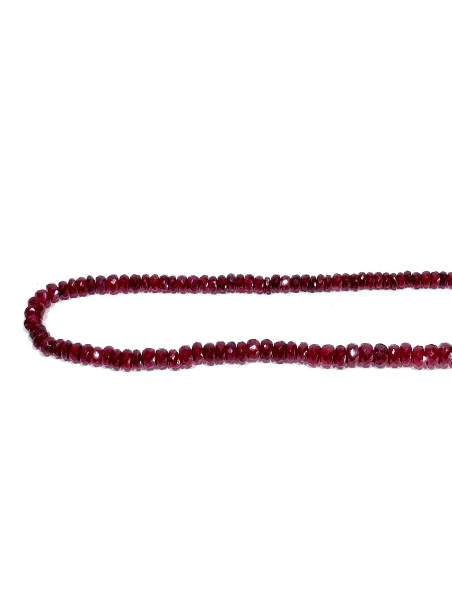 Collier de Perles en rubis - Castafiore
