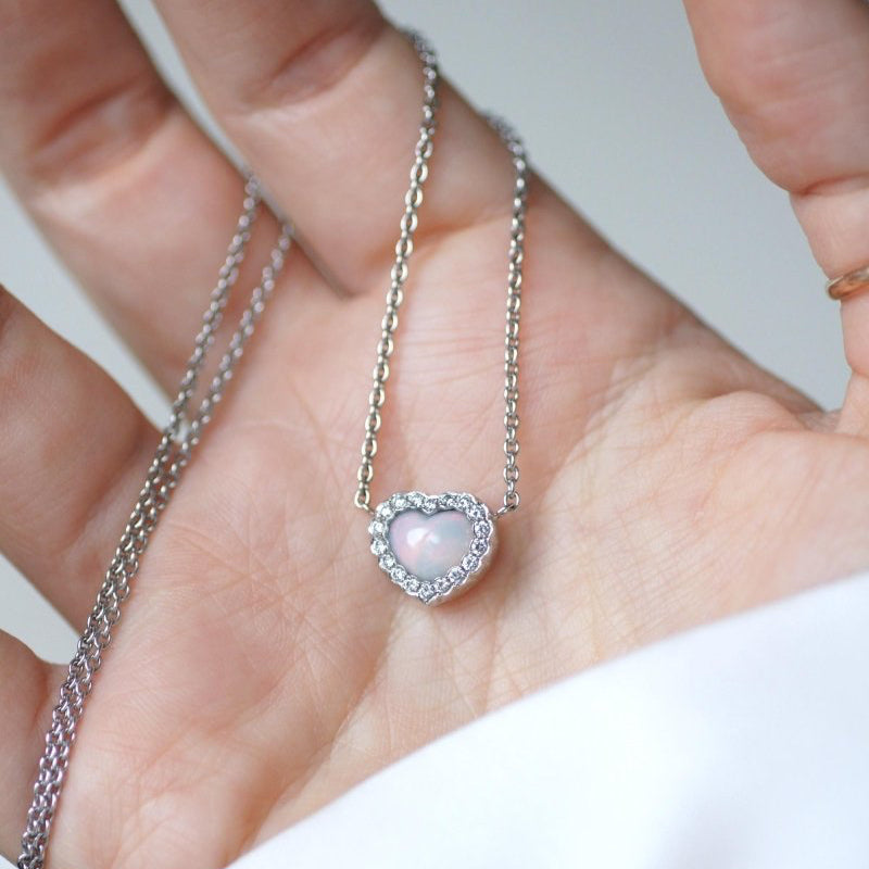 Collier Dior Happy Birth Coeur Opale et Diamants sur Or Blanc - Castafiore