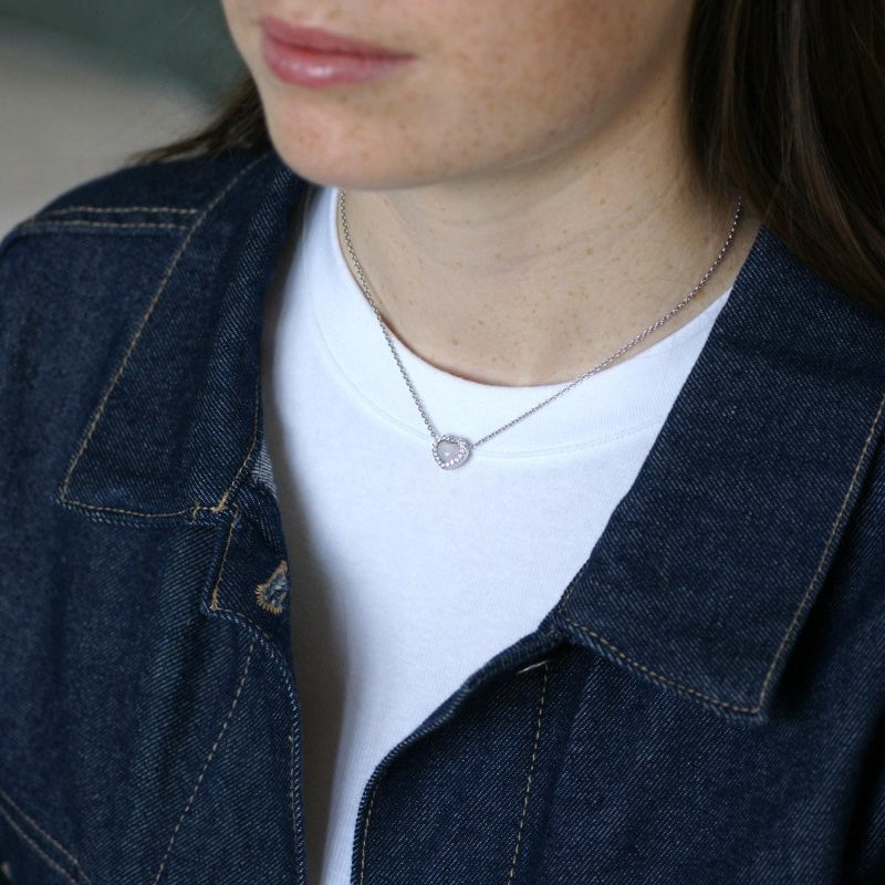 Collier Dior Happy Birth Coeur Opale et Diamants sur Or Blanc - Castafiore