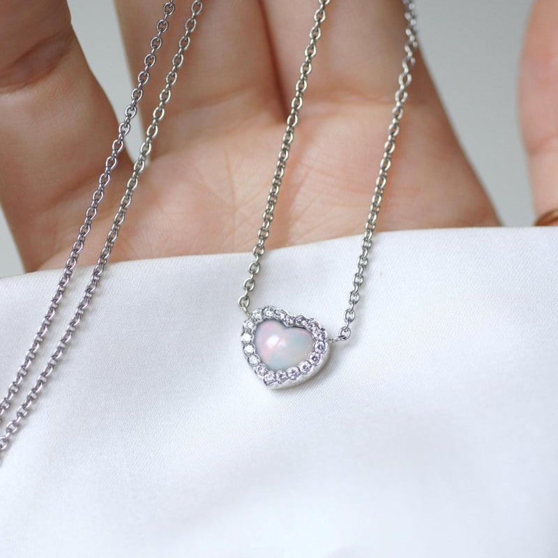 Collier Dior Happy Birth Coeur Opale et Diamants sur Or Blanc - Castafiore