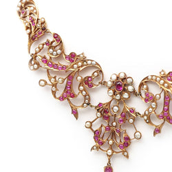 Collier Draperie en or jaune, perles et rubis - Castafiore